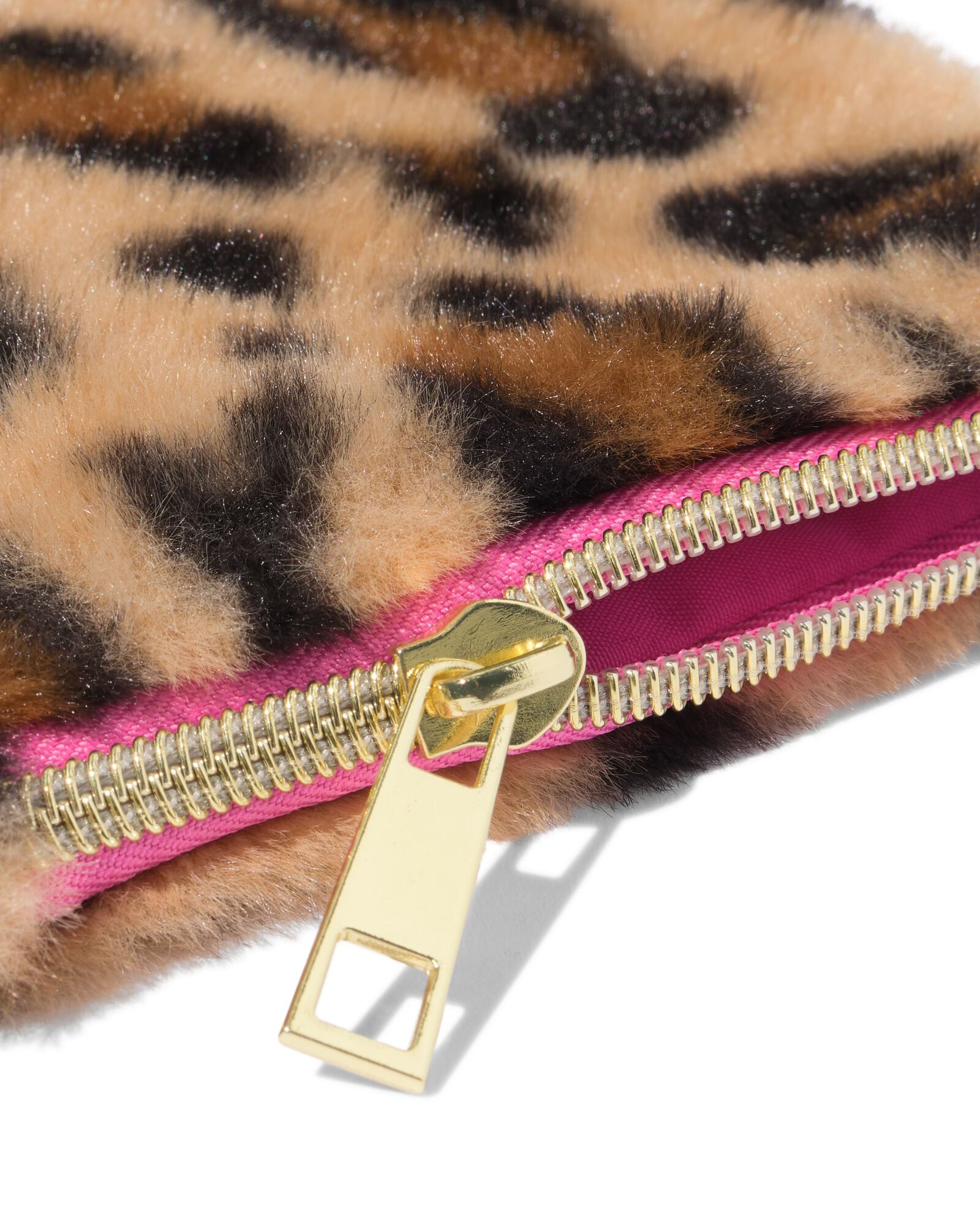 HEMA HEMA Etui 12x9.5x0.5cm Fluffy Panter (bruin) 1 HEMA HEMA Etui 12x9.5x0.5cm Fluffy Panter (bruin)
